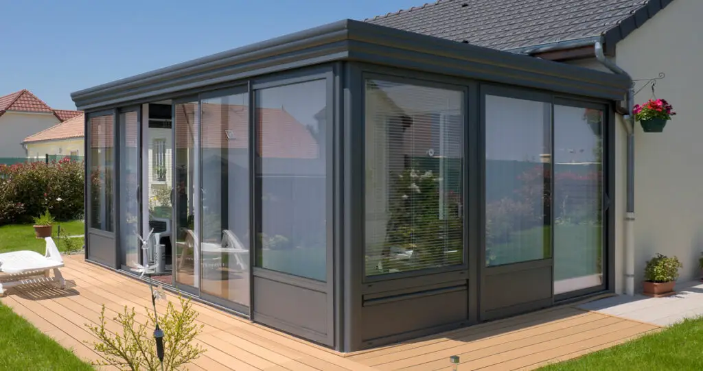 veranda-veranda-menuiseries-veranda-aluminium-sur-mesure